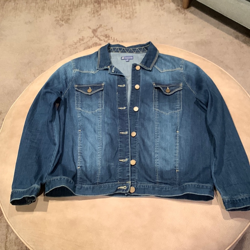 Democracy denim jacket like new size large